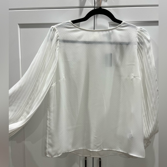 New, never worn- RW&co white, women’s blouse with flowing sleeves - Picture 7 of 8